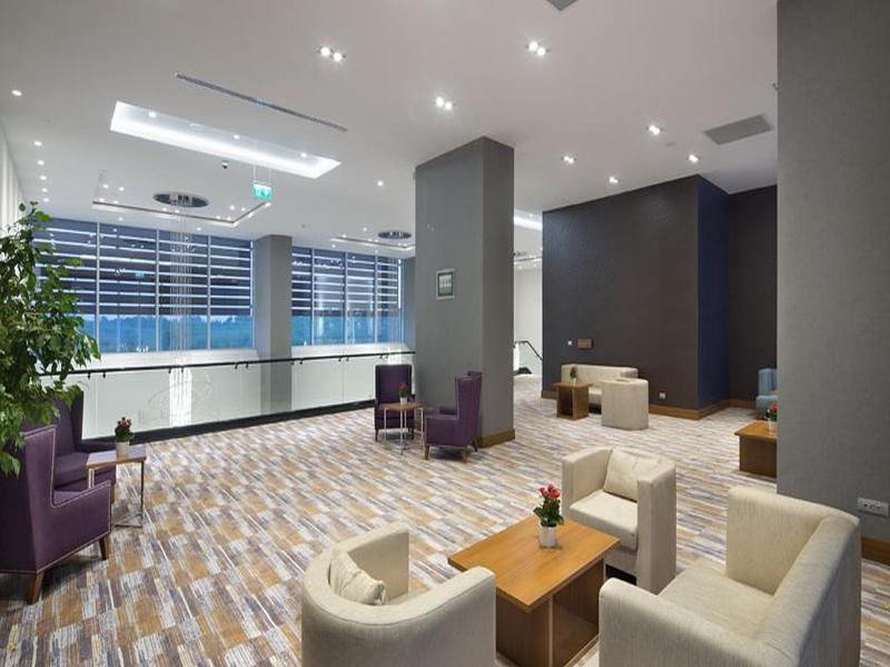 Hampton By Hilton Symbol Отель