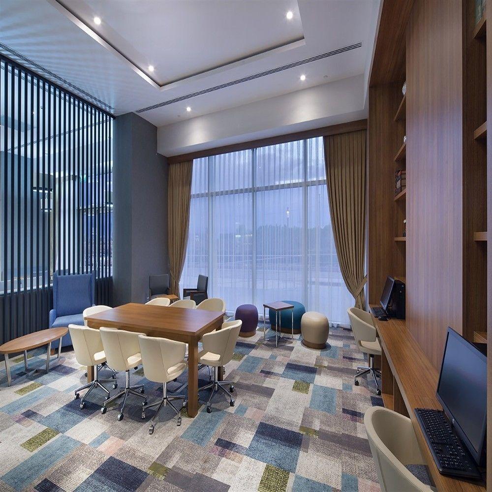 Отель Hampton By Hilton Symbol 3*