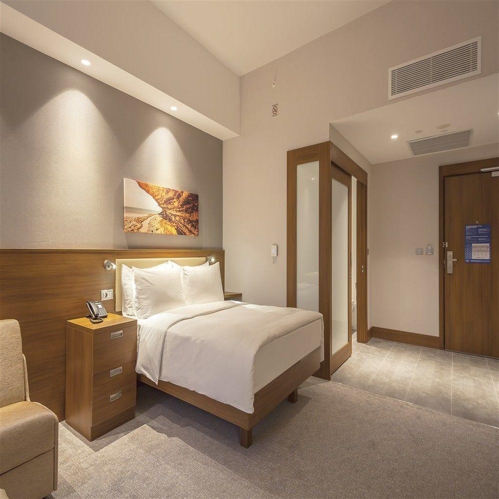 Отель Hampton By Hilton Symbol Коджаэли