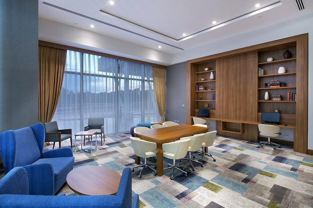 Отель Hampton By Hilton Symbol 3*