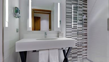 Отель Hampton By Hilton Symbol 3*