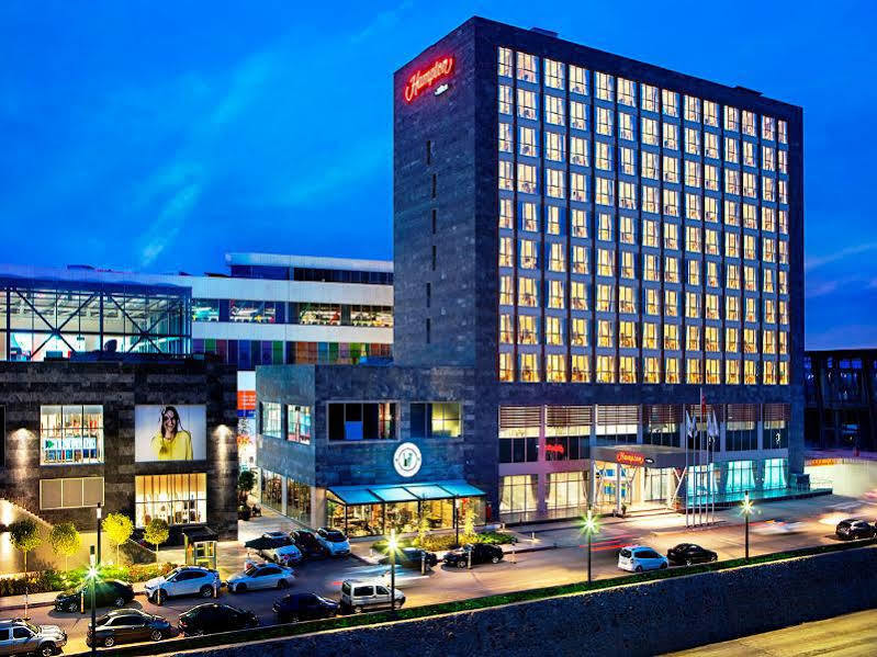 Hampton By Hilton Symbol Отель 3*