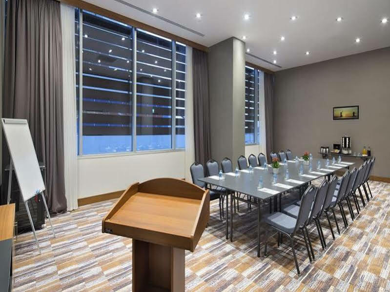 Отель Hampton By Hilton Symbol 3*