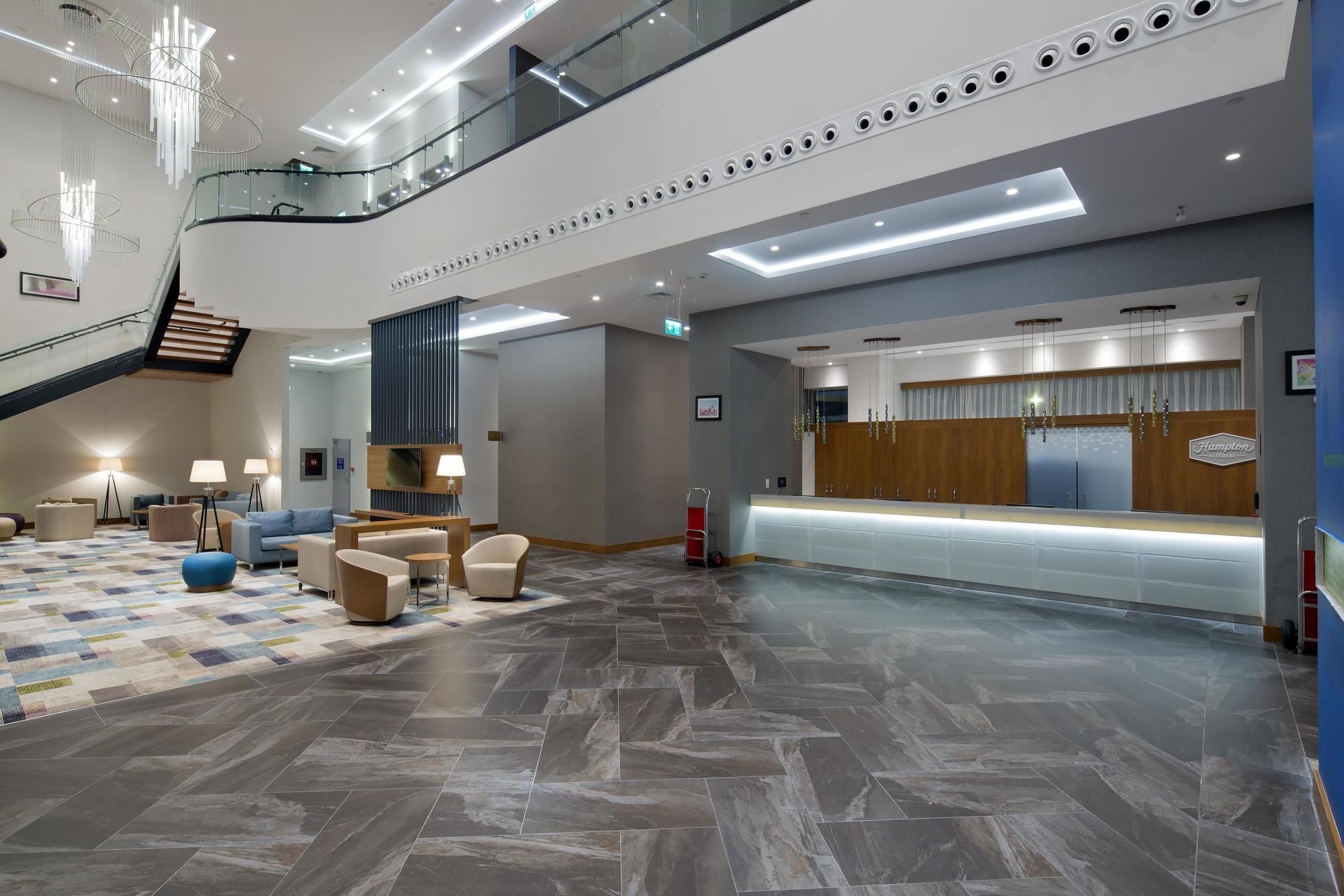 Hampton By Hilton Symbol 3*