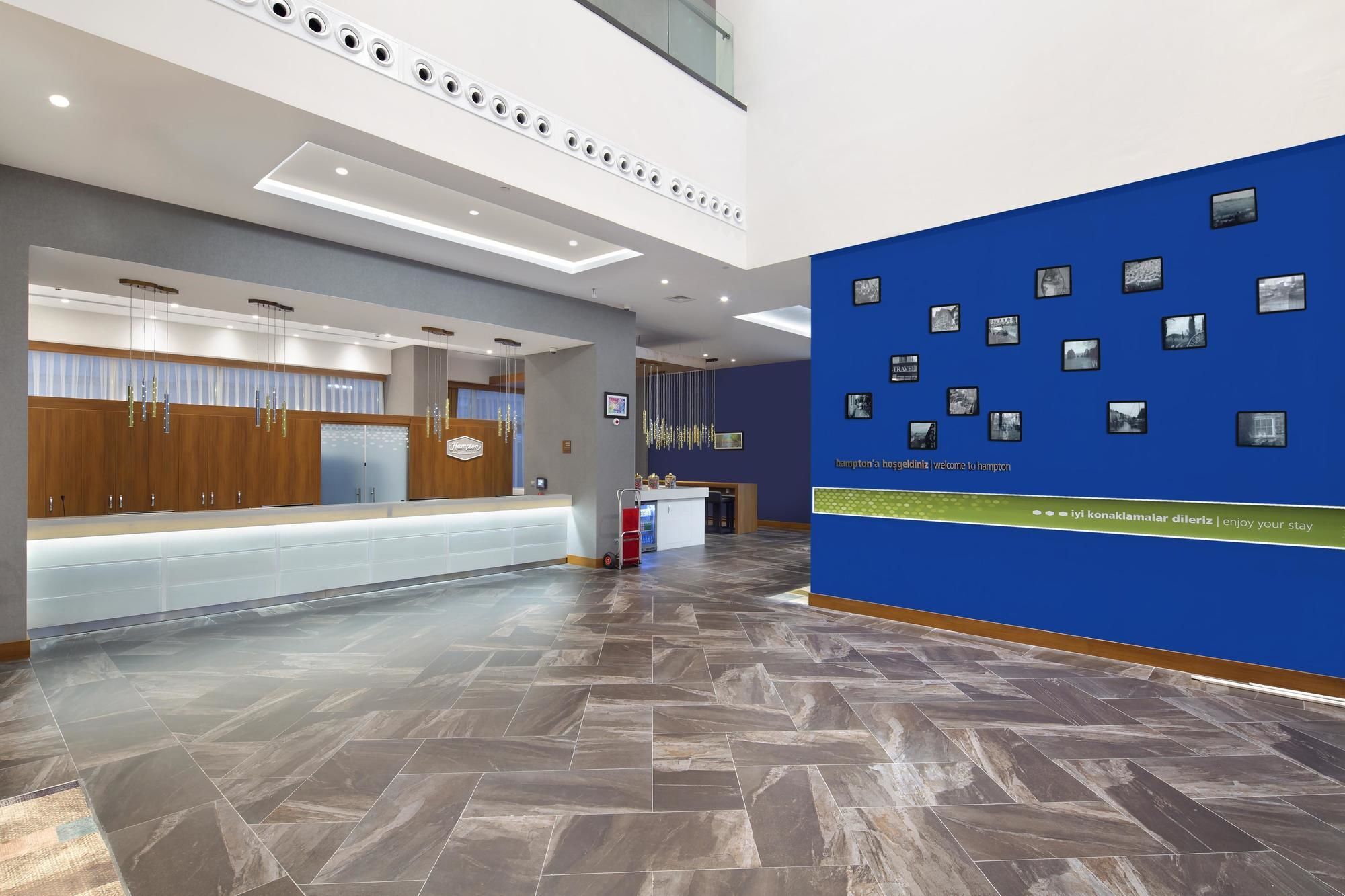 Hotel Hampton By Hilton Symbol 3*