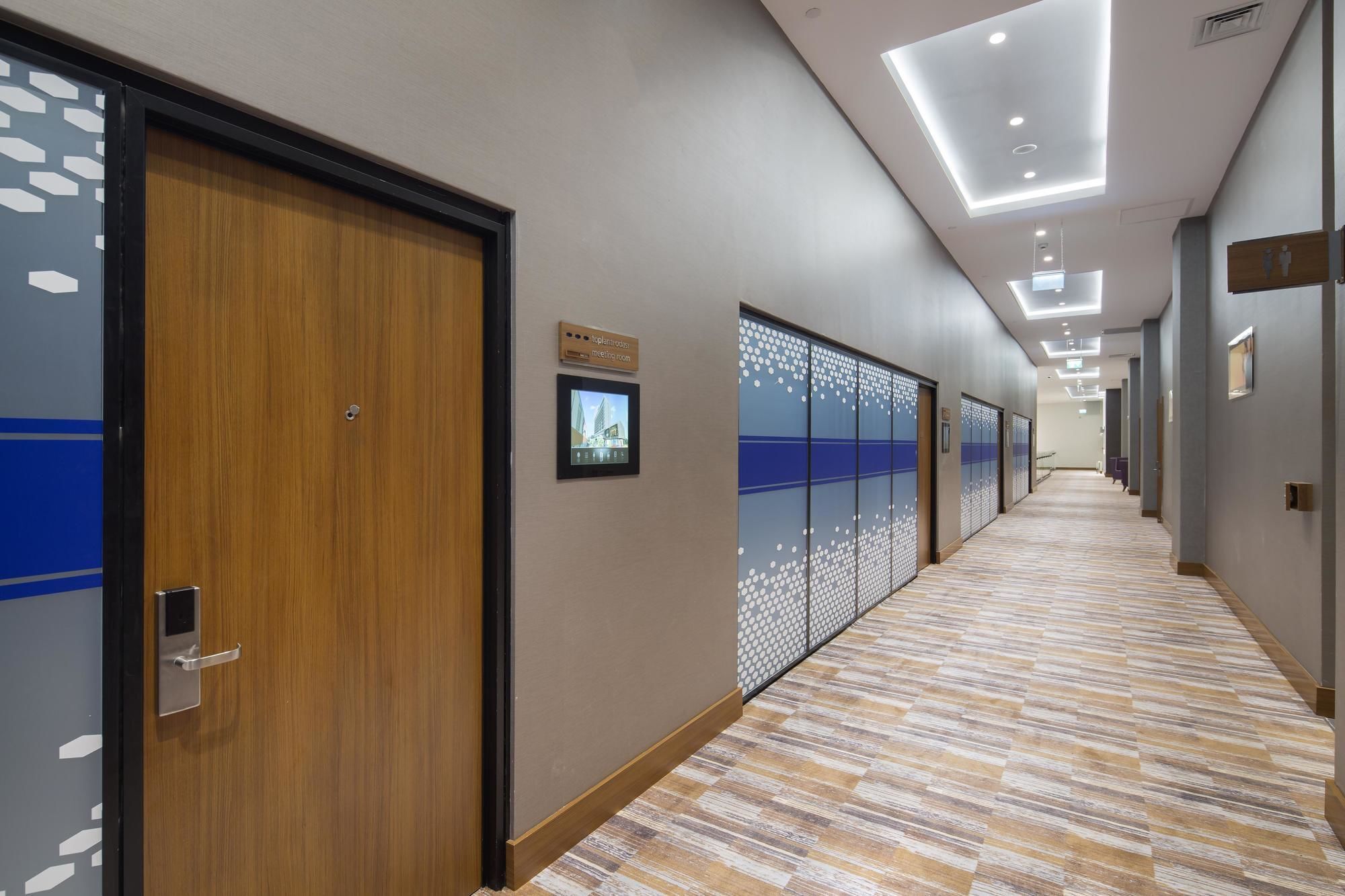 Hotel Hampton By Hilton Symbol 3*